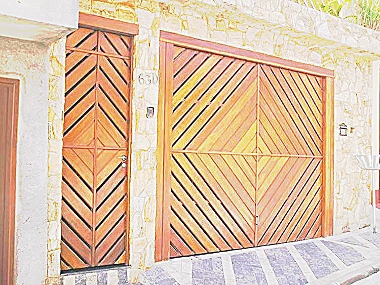 Portão Basculante Madeira.jpg